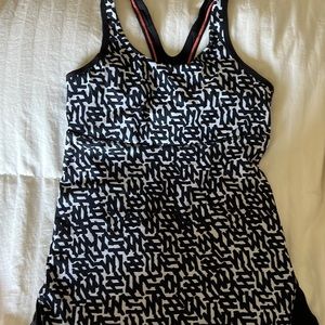 Lululemon Size 4 yoga top